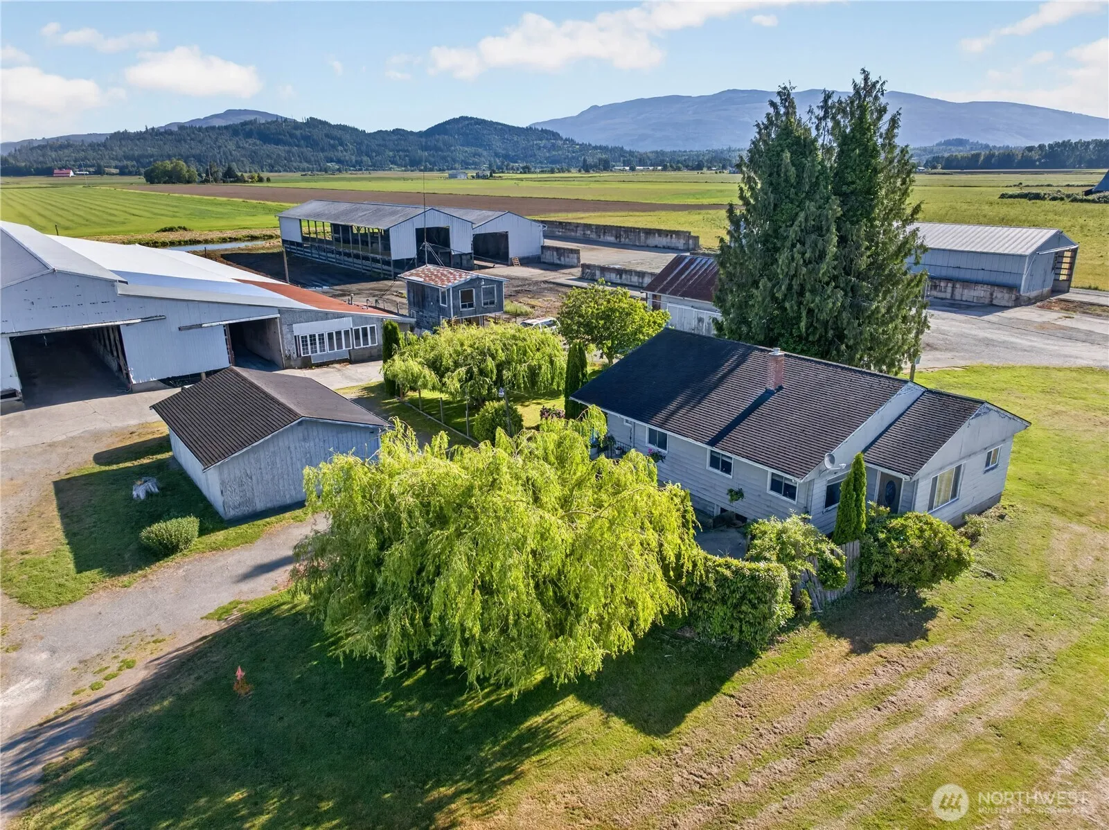 Property photo for 19933 Cook Road, Burlington