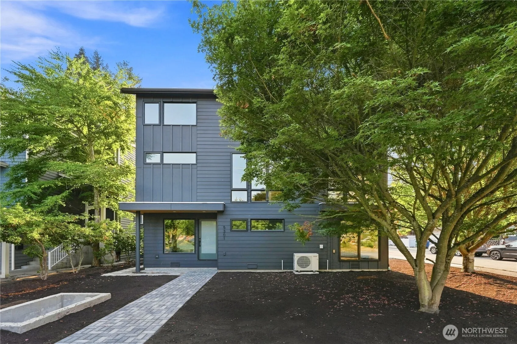 Property photo for 5301 49th Avenue Sw, Seattle photo 3