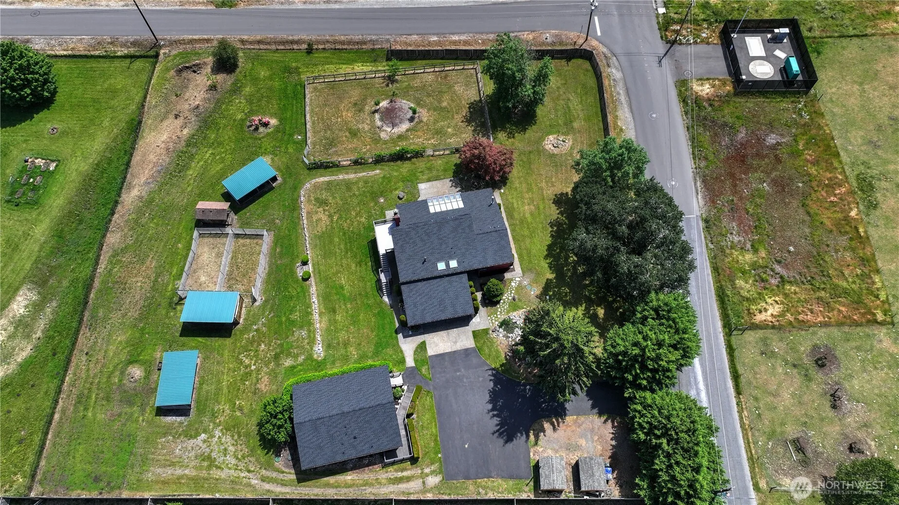 Property photo for 18109 28th Avenue E, Tacoma photo 3