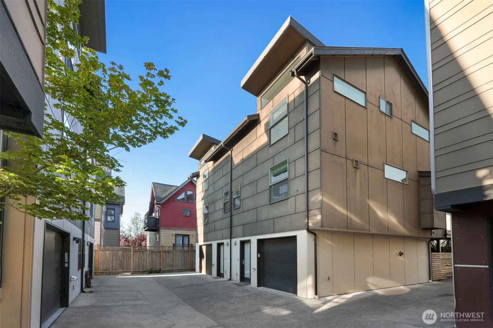 Property photo for 1508 44th Avenue Sw #a, Seattle photo 2