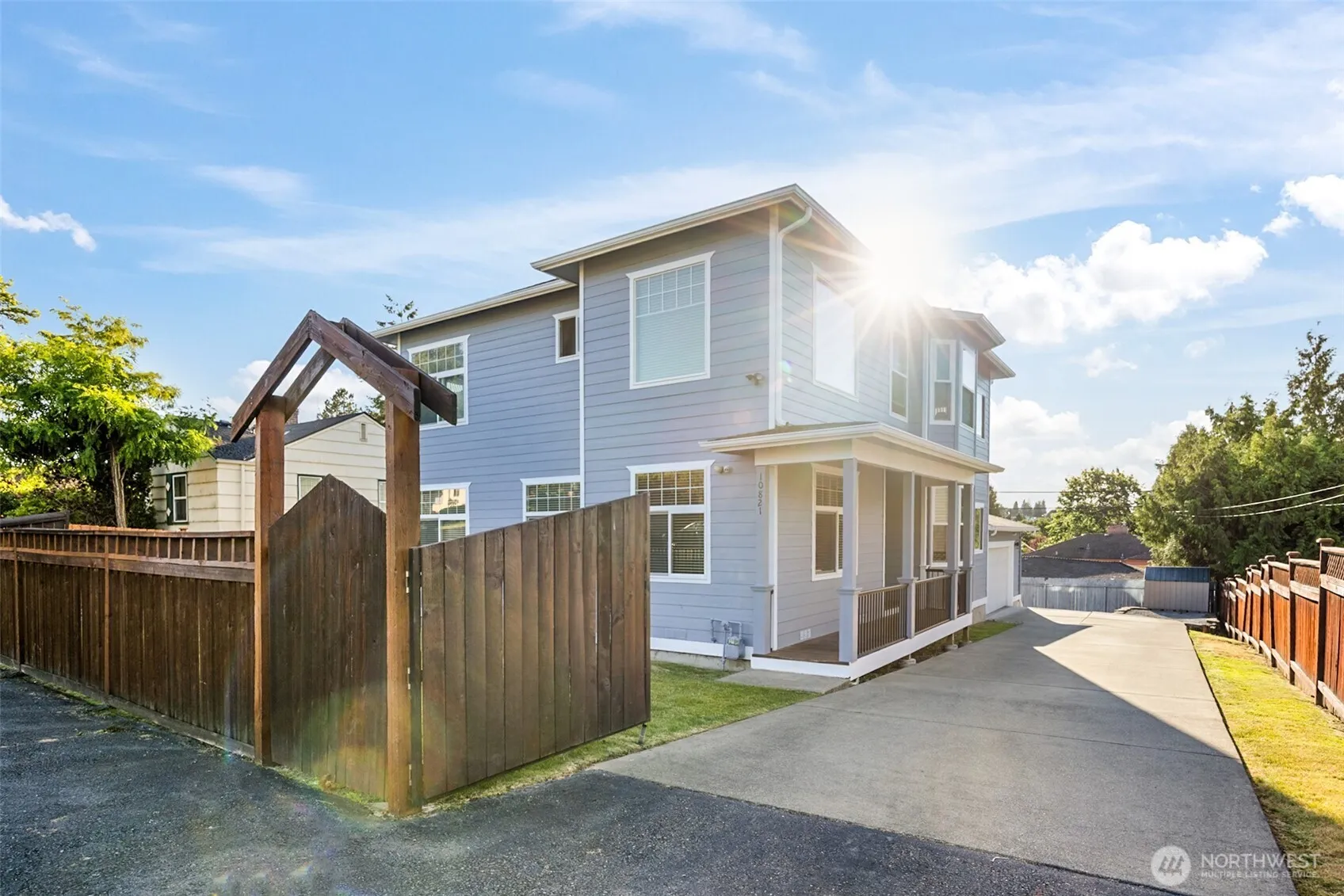 Property photo for 10821 Crestwood Drive S, Seattle photo 2