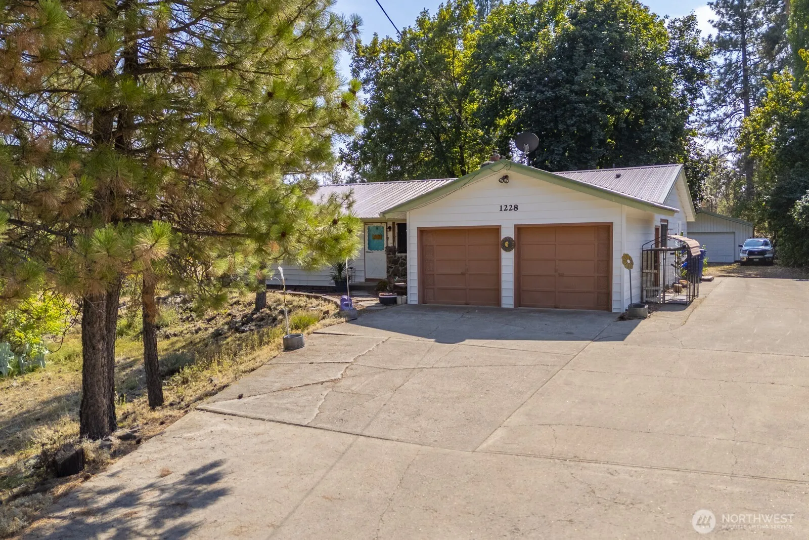 Property photo for 1228 E Lake Street, Medical Lake photo 2