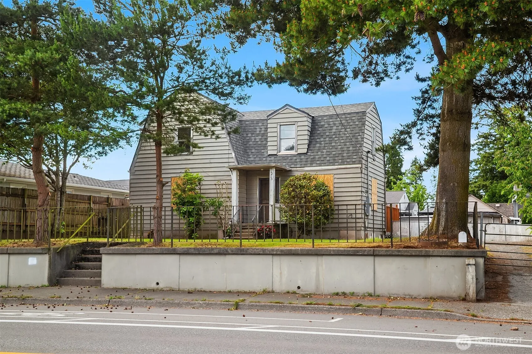 Property photo for 1215 Madison Street, Everett