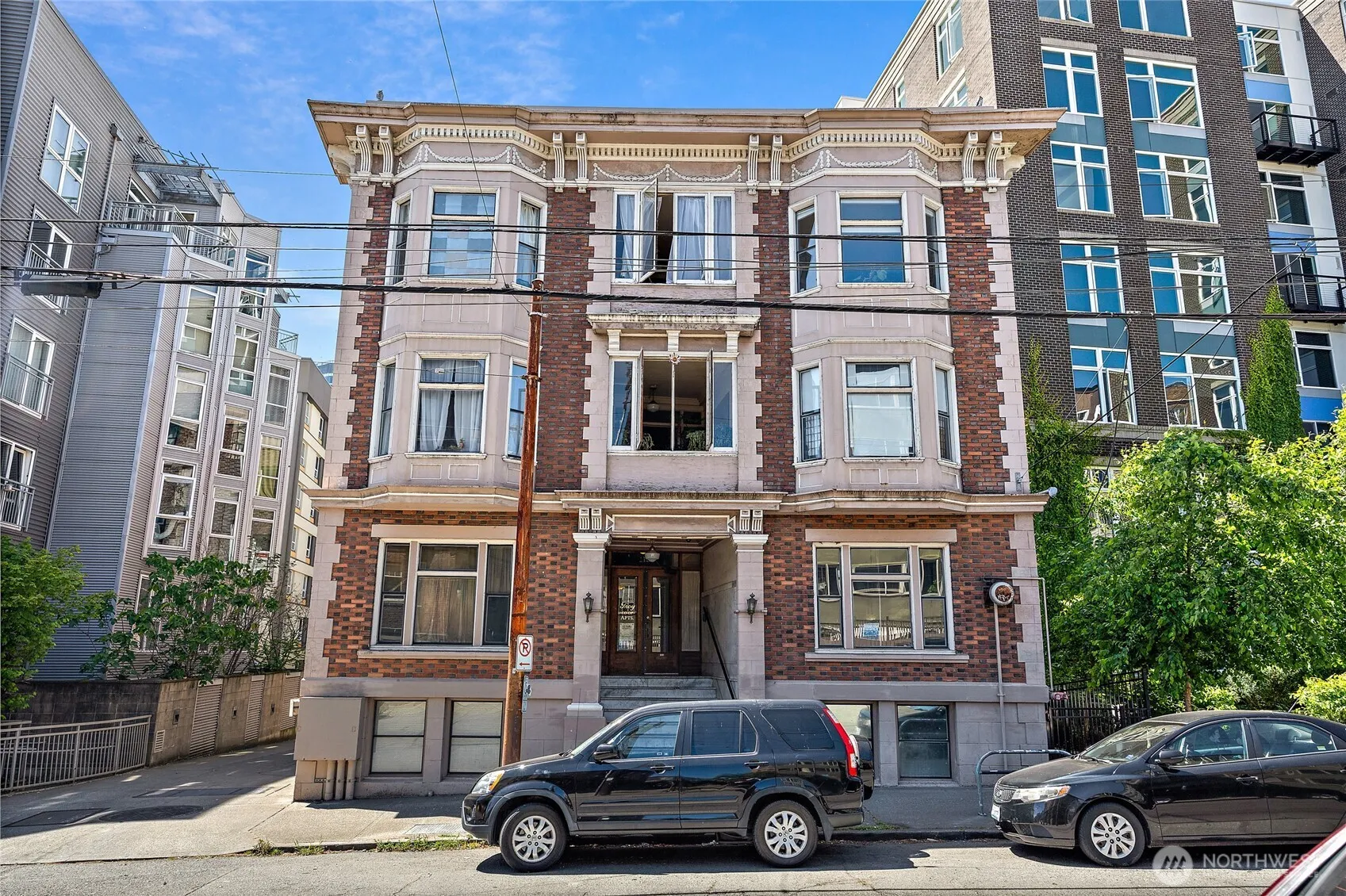Property photo for 115 Bellevue Avenue E #105, Seattle photo 2