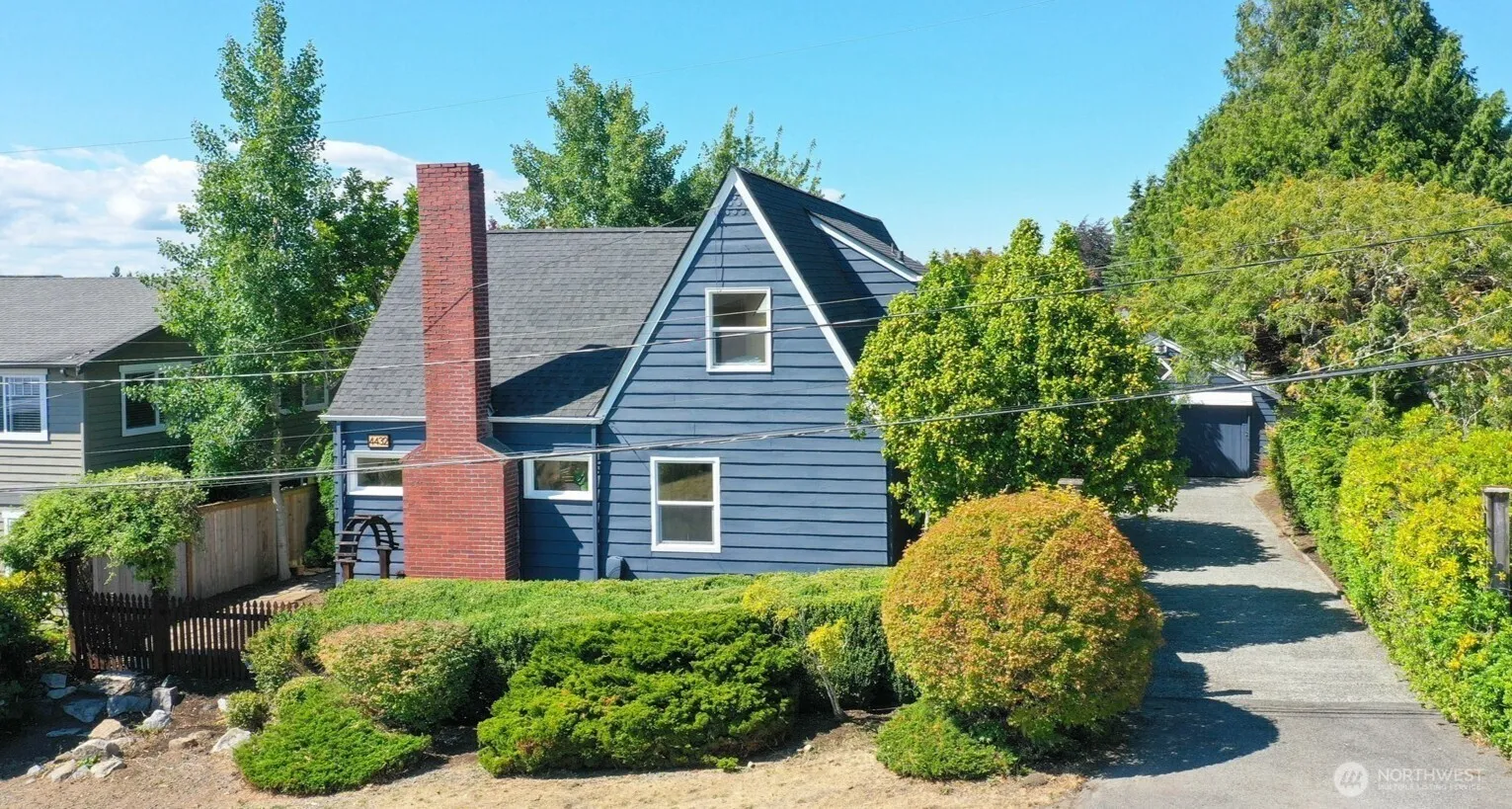 Property photo for 4432 Sw 102nd Street, Seattle