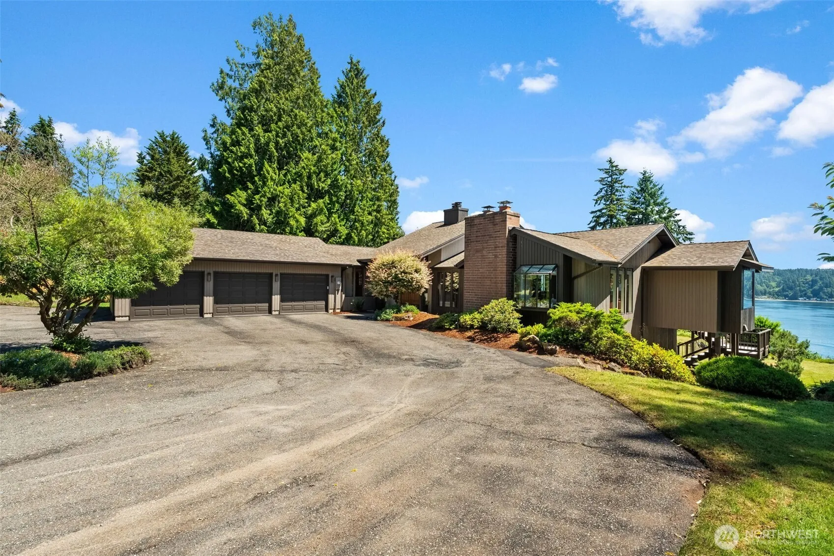 Property photo for 12715 Hallstrom Drive Nw, Gig Harbor photo 2