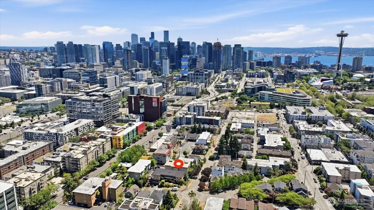 Property photo for 914 6th Avenue N #201, Seattle photo 4