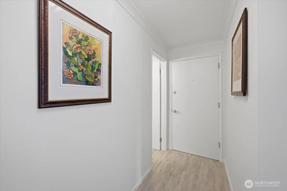 Property photo for 914 6th Avenue N #201, Seattle photo 5