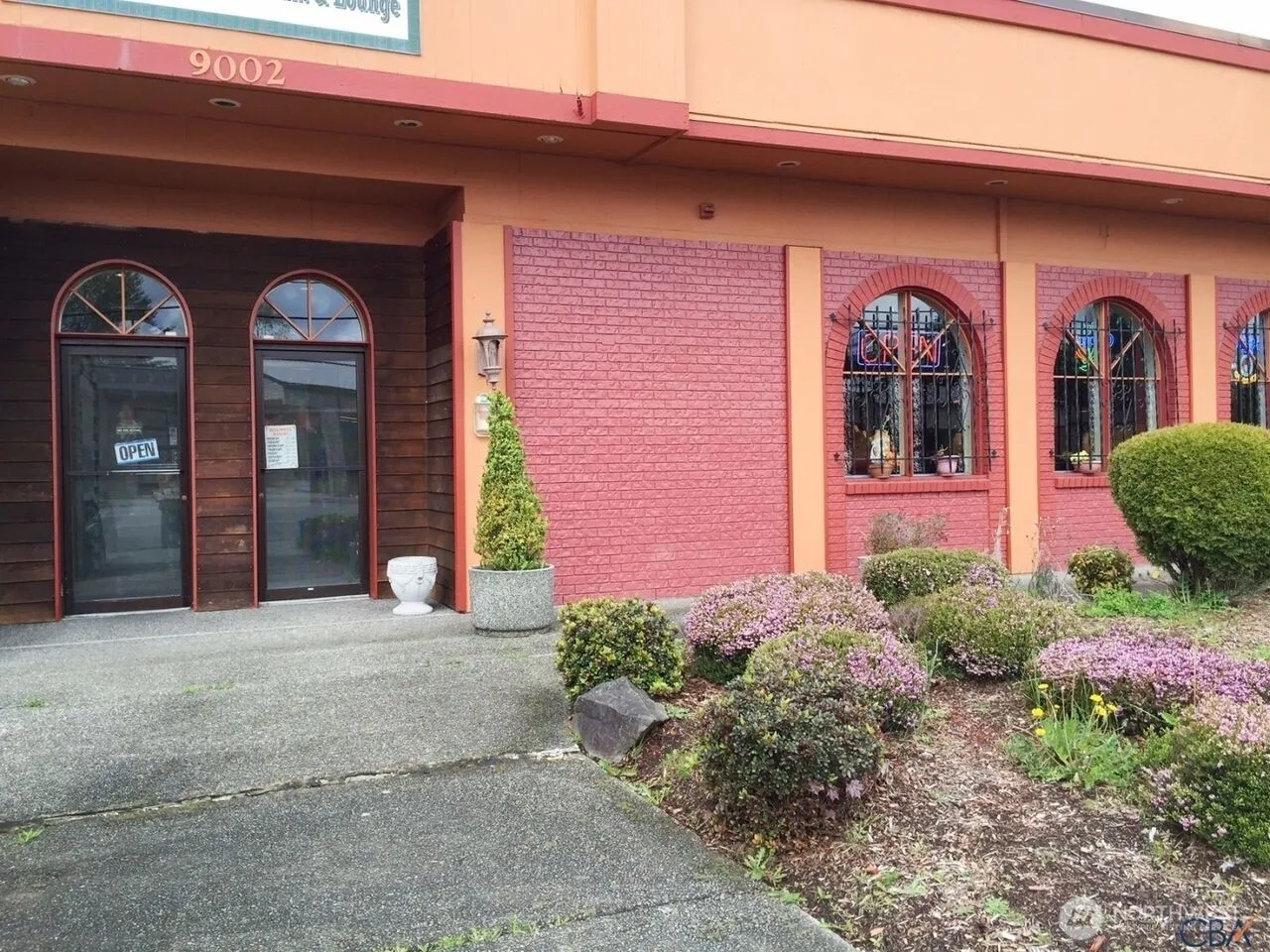 Property photo for 9002 Pacific Avenue, Tacoma photo 2