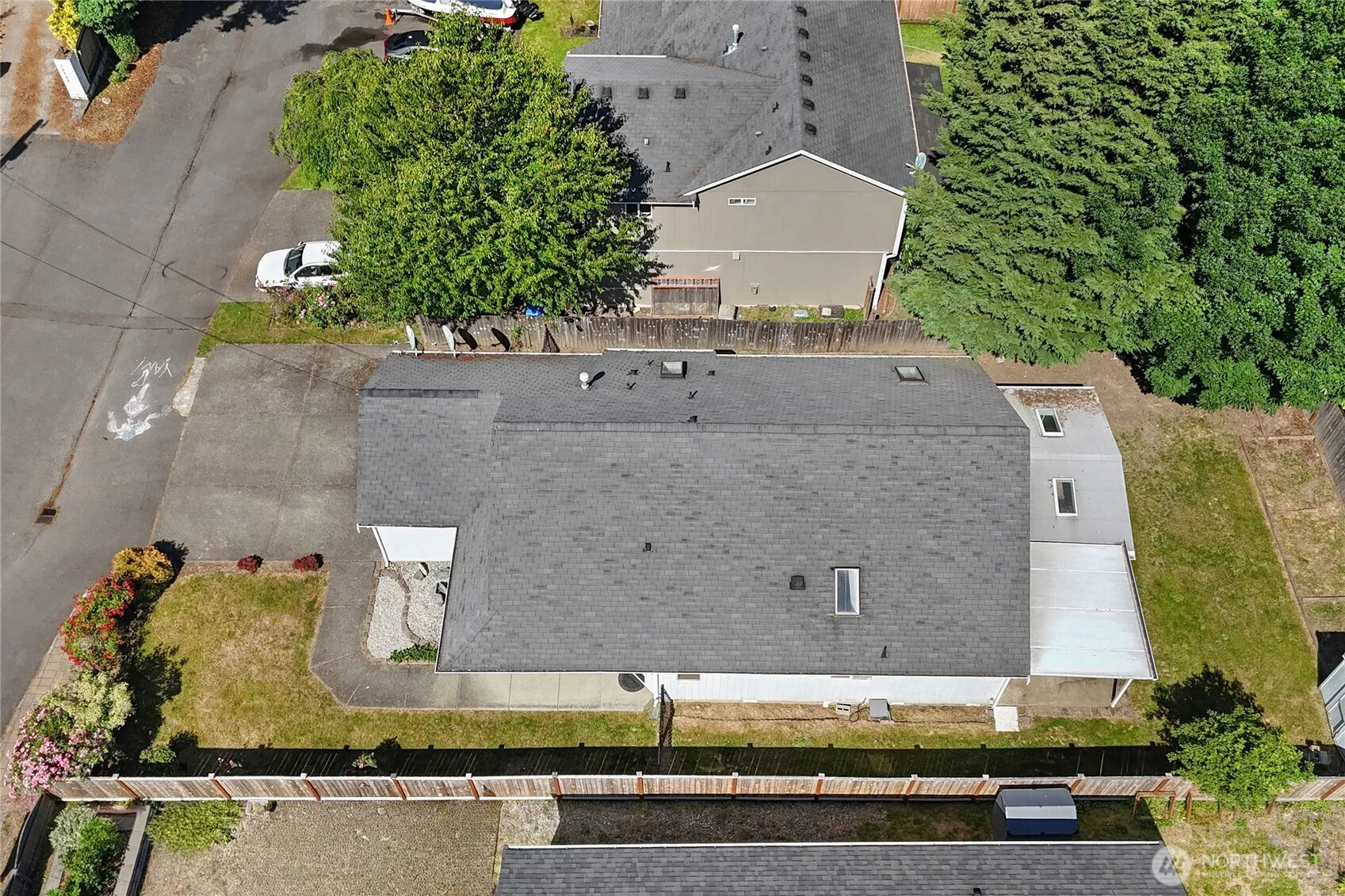 Property photo for 12618 Naomilawn Drive Sw, Lakewood photo 4