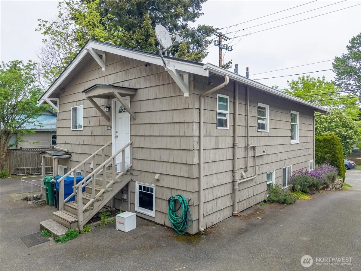 Property photo for 7945 9th Avenue Sw, Seattle photo 5