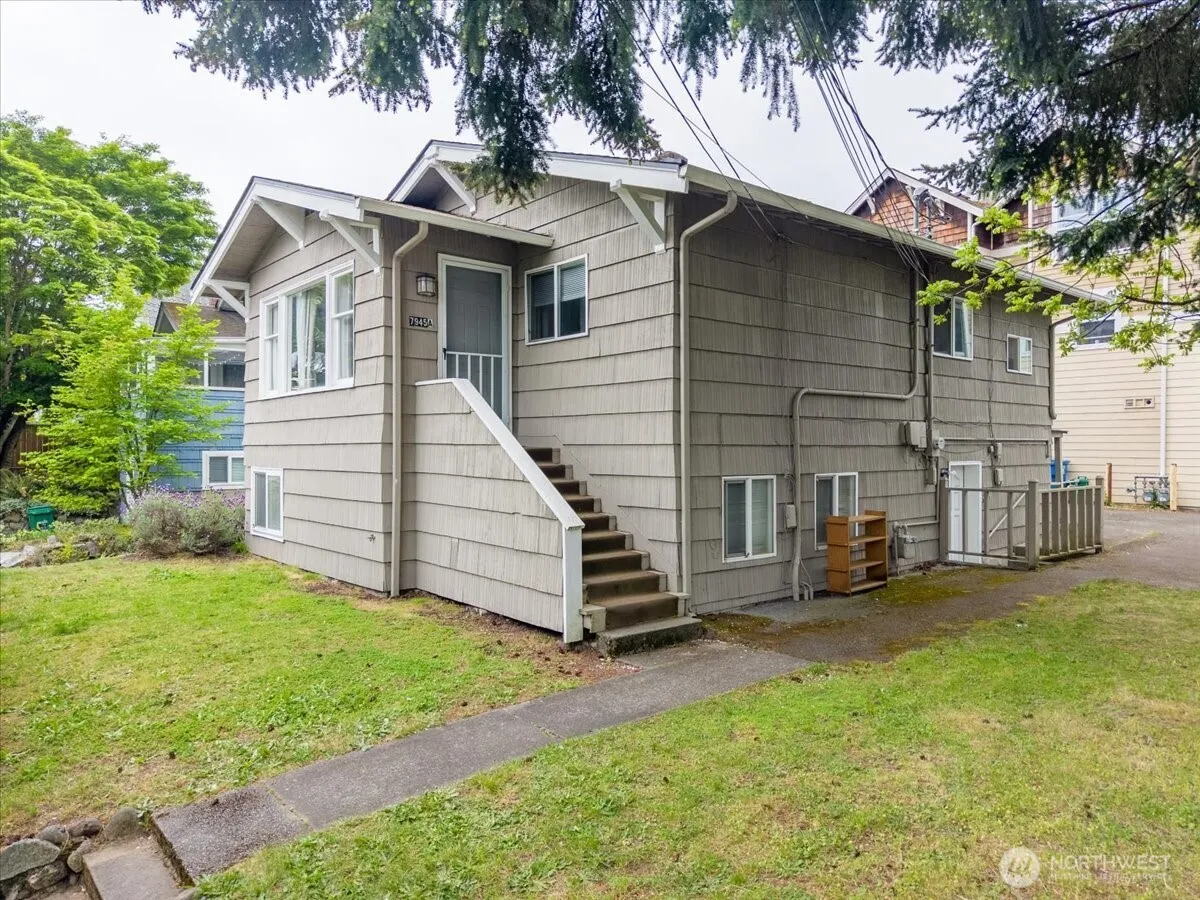Property photo for 7945 9th Avenue Sw, Seattle photo 2