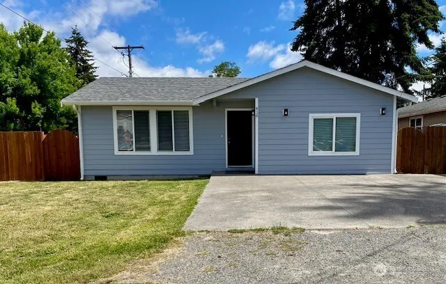 Property photo for 416 Mckenzie Avenue Sw, Yelm