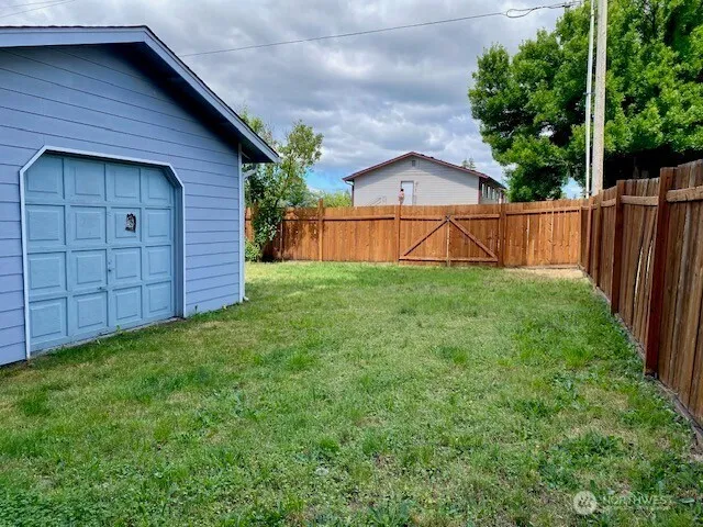 Property photo for 416 Mckenzie Avenue Sw, Yelm photo 4