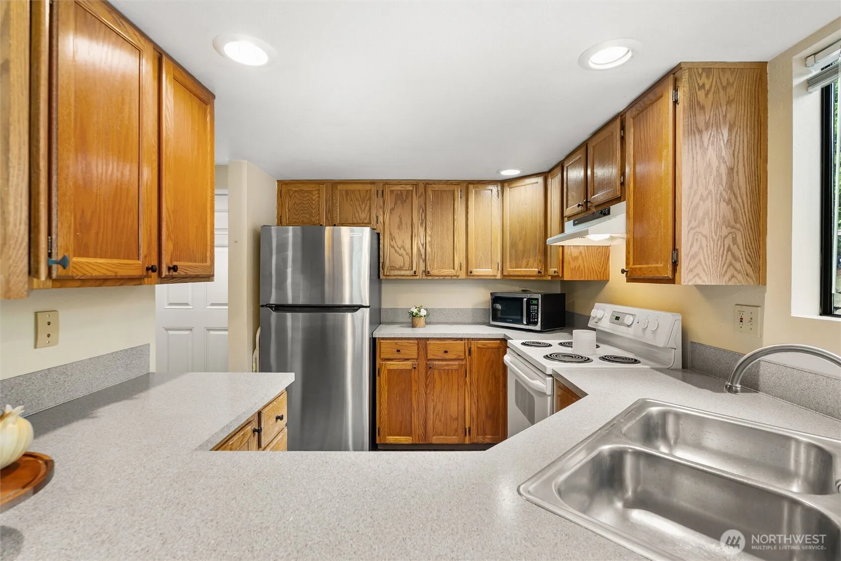 Property photo for 15123 Sunwood Boulevard #gg21, Tukwila photo 4