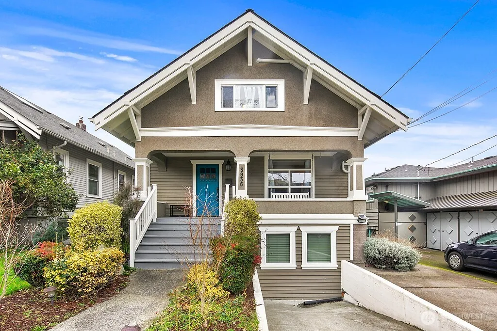 Property photo for 3936 Woodland Park Avenue N, Seattle photo 3