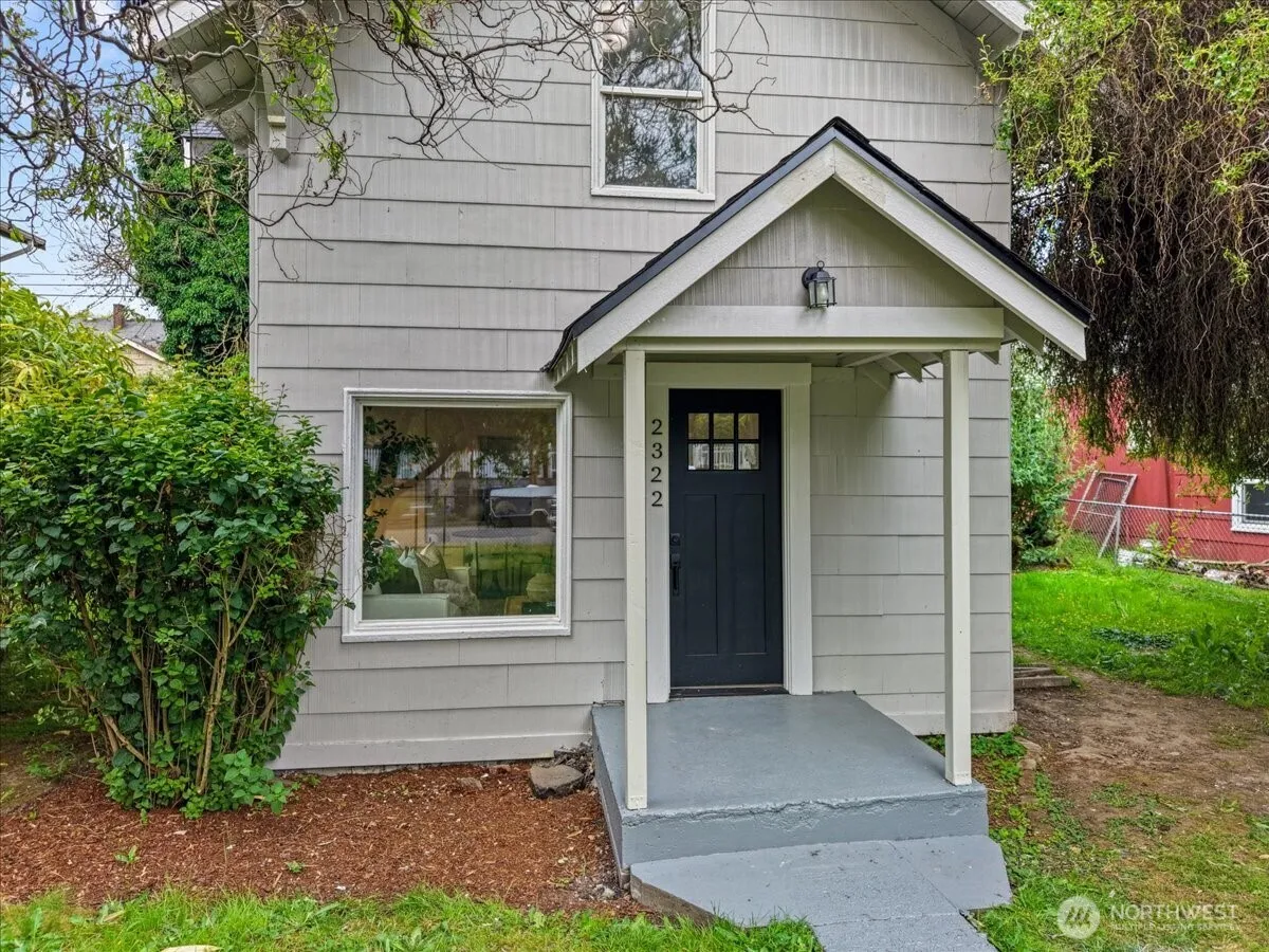 Property photo for 2322 S Ash Street, Tacoma photo 2