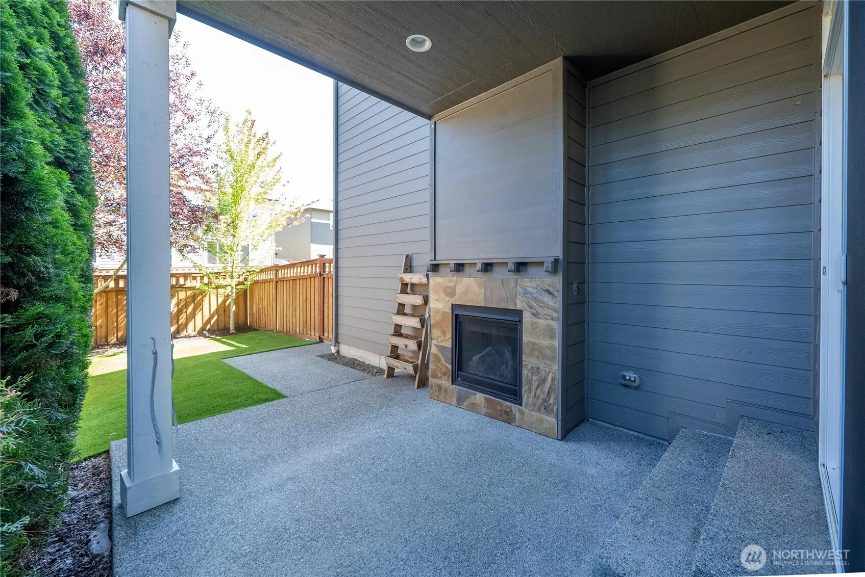 Property photo for 18428 Village Parkway E, Bonney Lake photo 3