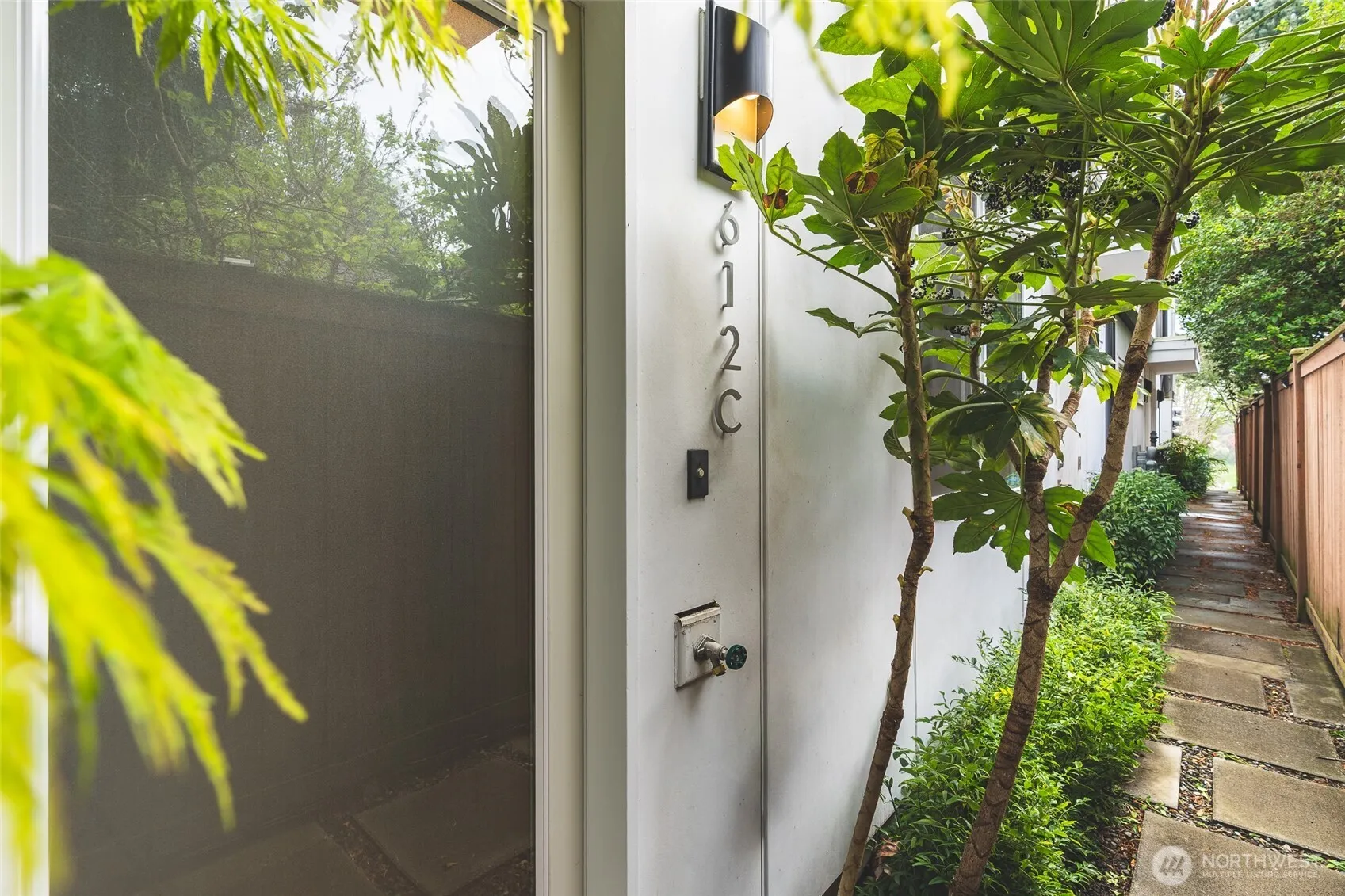 Property photo for 612 N 45th Street #c, Seattle photo 3