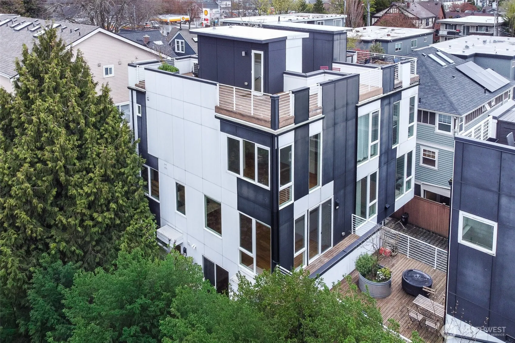 Property photo for 612 N 45th Street #c, Seattle photo 2