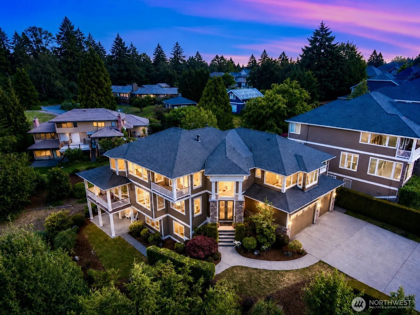 Property photo for 11022 Se 61st Place, Bellevue photo 3