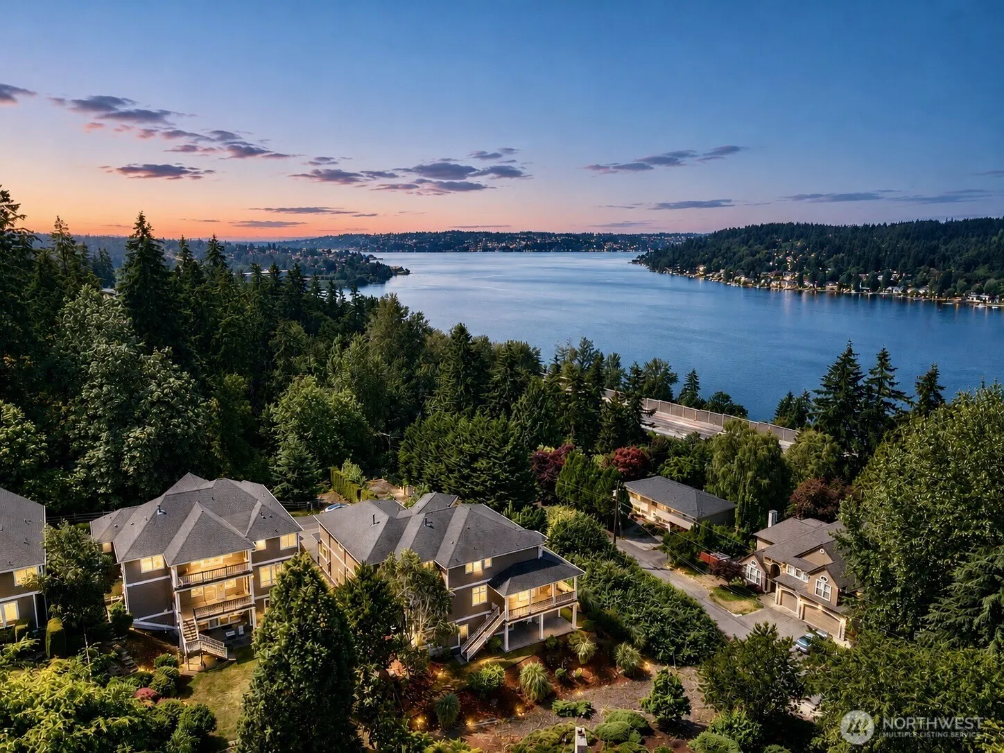 Property photo for 11022 Se 61st Place, Bellevue photo 2