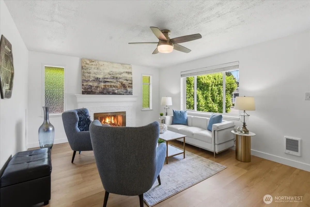 Property photo for 11515 26th Avenue Sw, Seattle photo 3