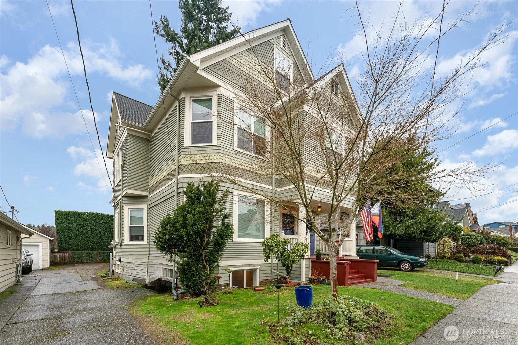 Property photo for 5523 Woodlawn Avenue N, Seattle