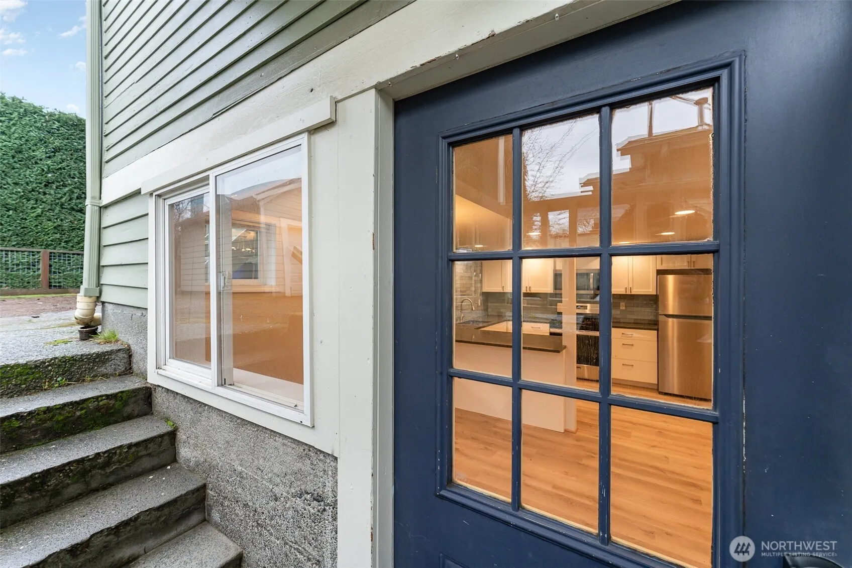 Property photo for 5523 Woodlawn Avenue N, Seattle photo 3