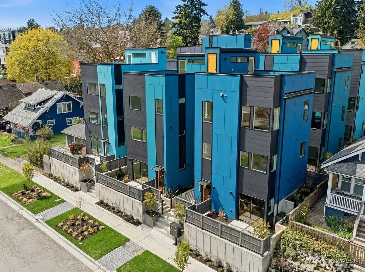Property photo for 4517 A 35th Avenue S, Seattle photo 3