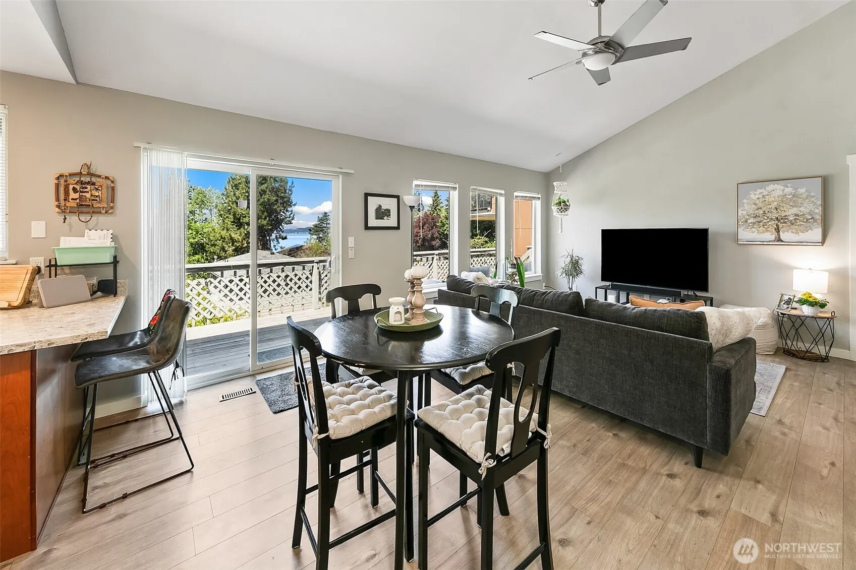 Property photo for 27917 10th Avenue S, Des Moines photo 4