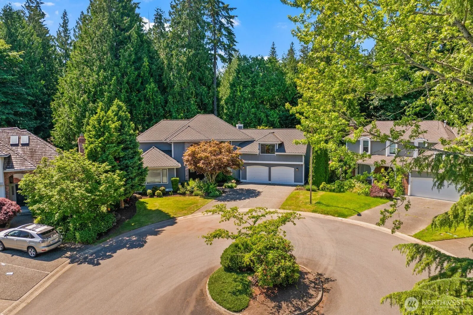 Property photo for 21603 Ne 22nd Court, Sammamish photo 2