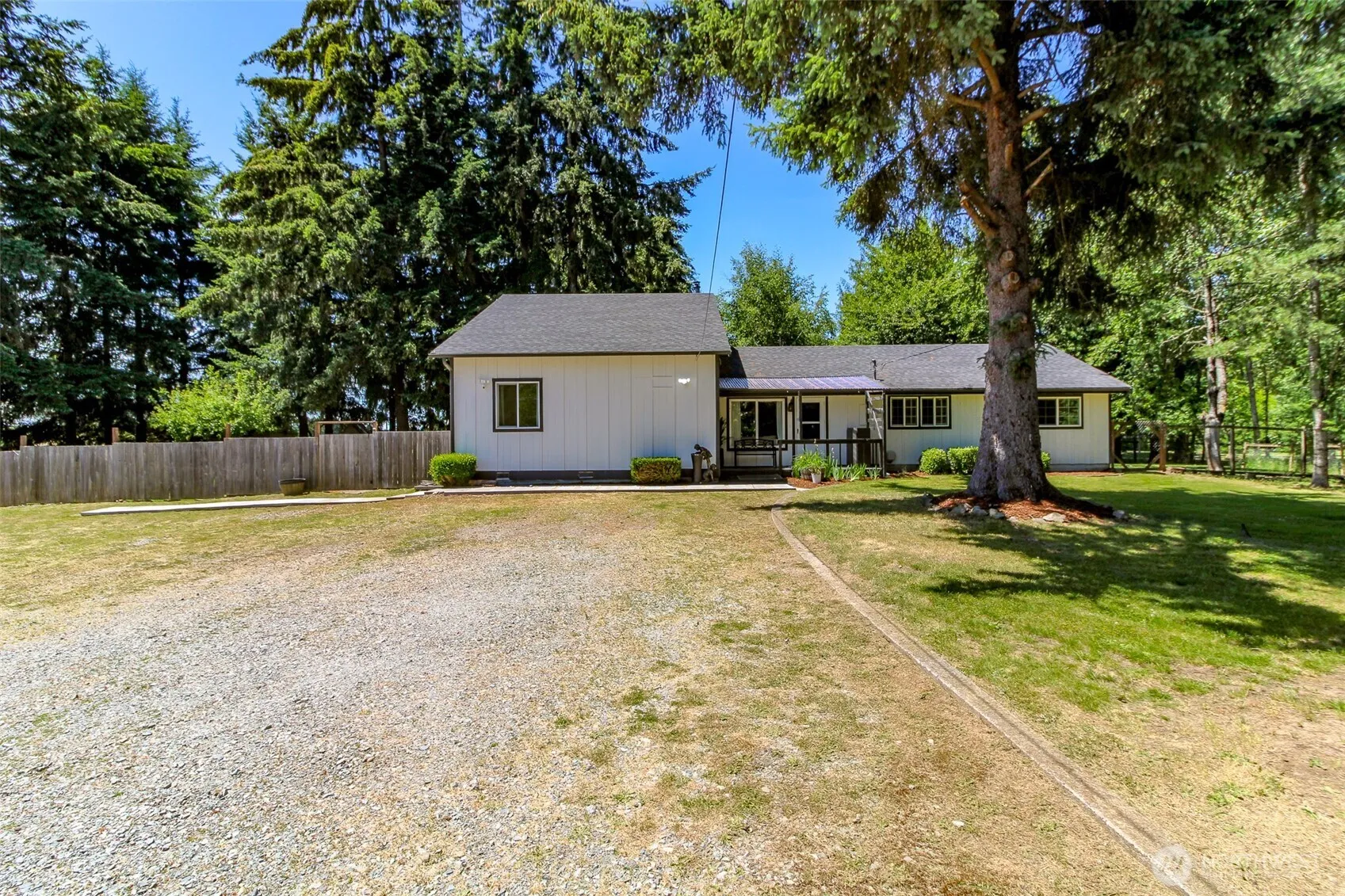 Property photo for 12524 Bingham Avenue E, Tacoma photo 3