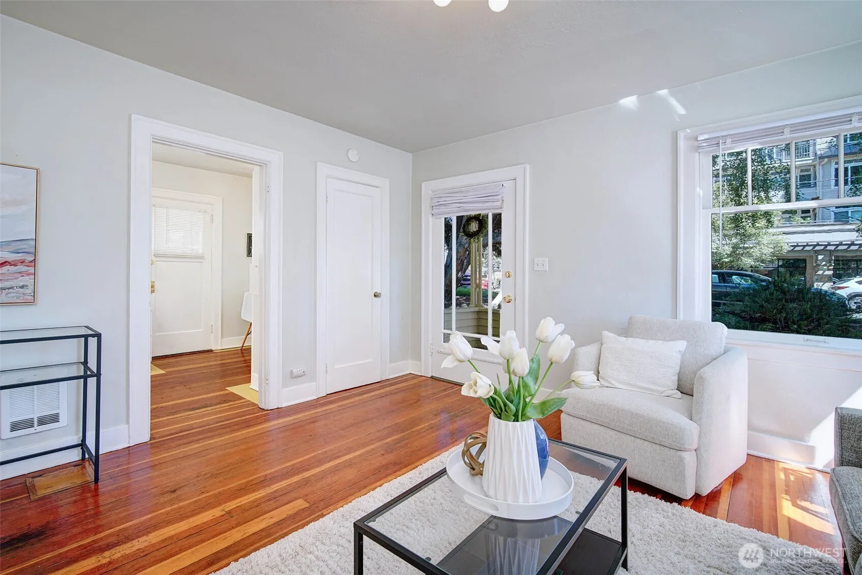 Property photo for 19 Dravus Street, Seattle photo 4