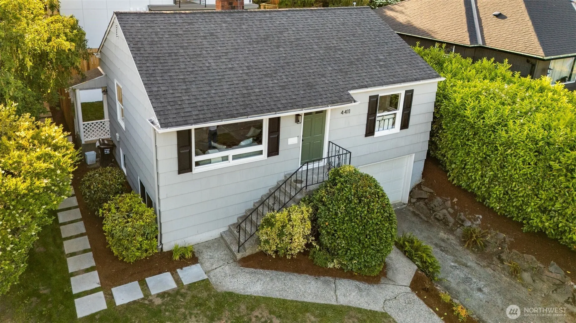 Property photo for 4411 50th Avenue Sw, Seattle photo 3