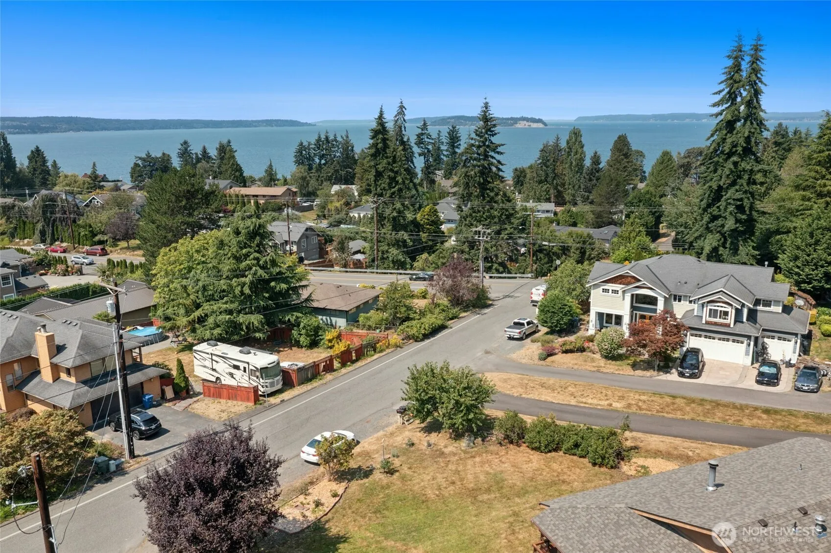 Property photo for 4917 Ocean Avenue, Everett photo 2