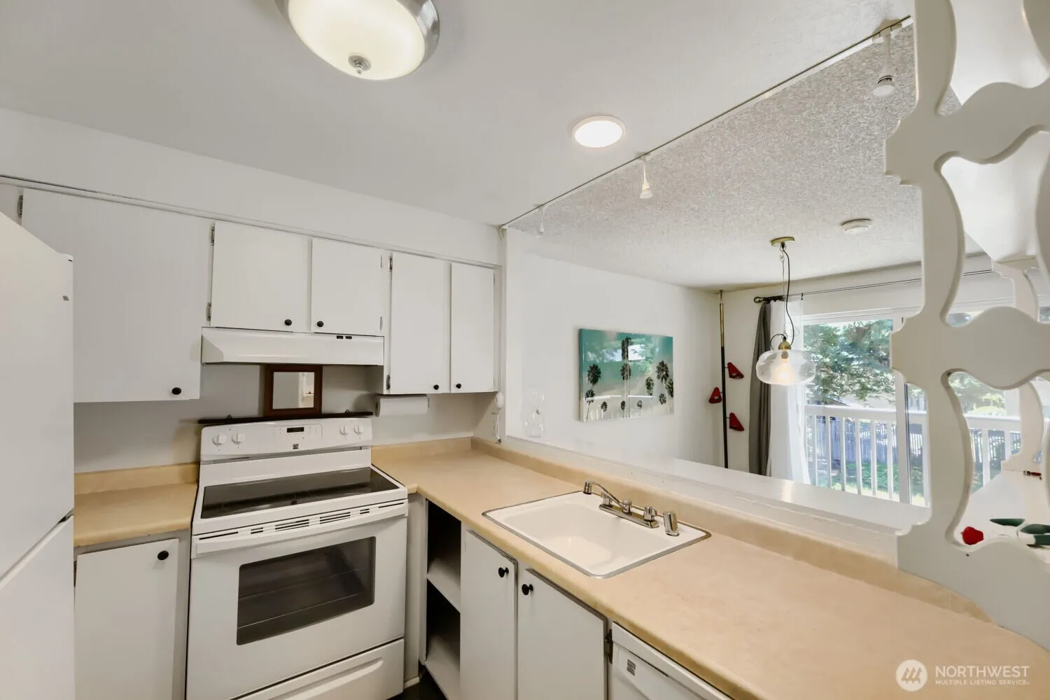 Property photo for 14615 Ne 35th Street #k4, Bellevue photo 5