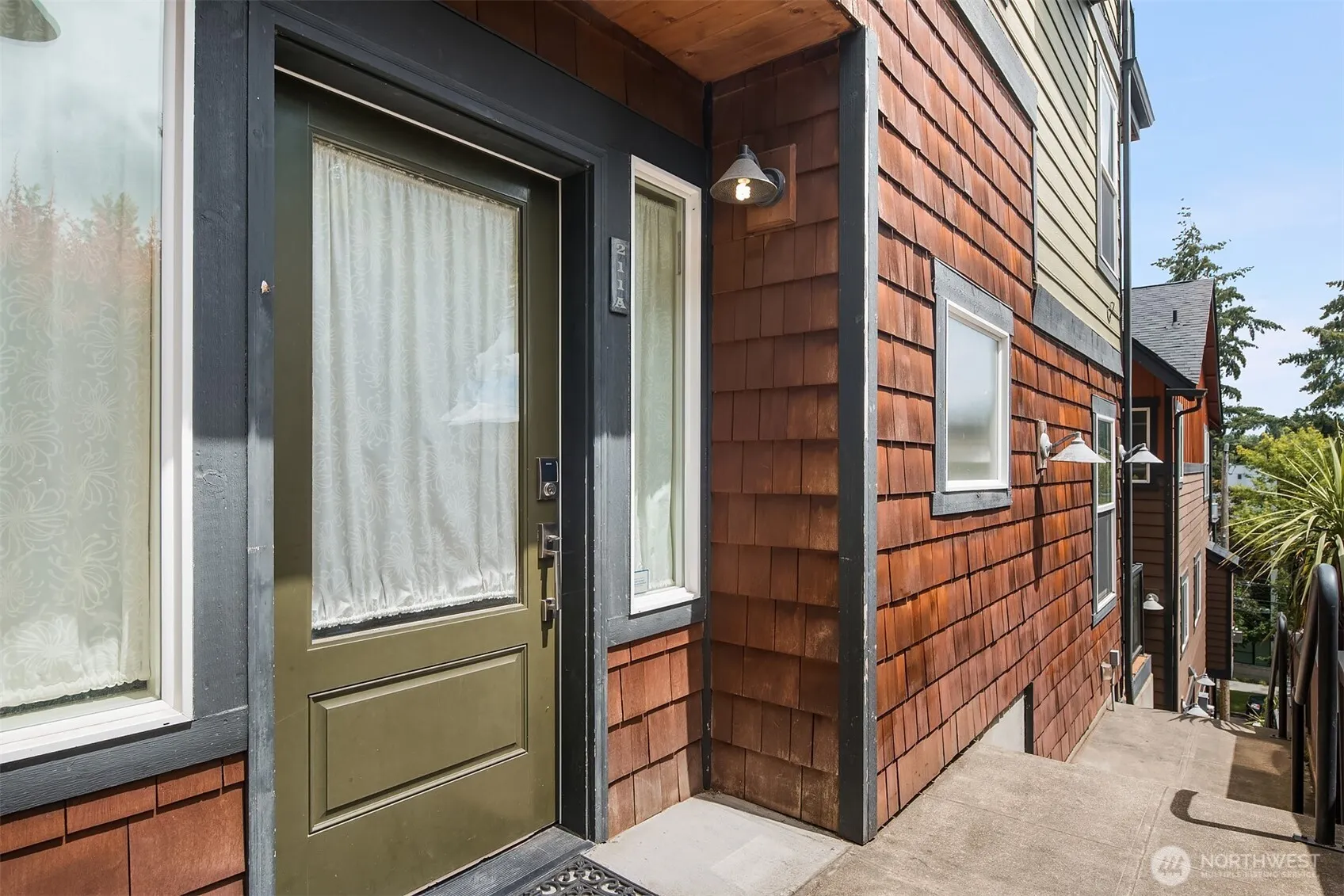 Property photo for 213 26th Avenue E #b, Seattle
