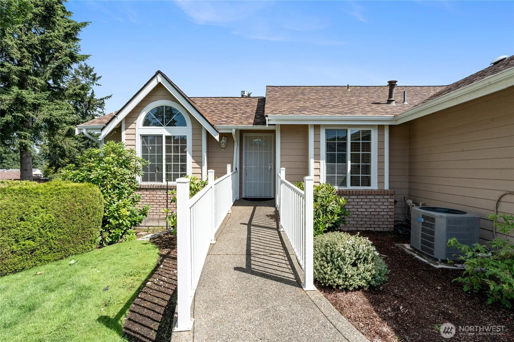 Property photo for 8 Lakewood Oaks Drive Sw, Lakewood photo 2