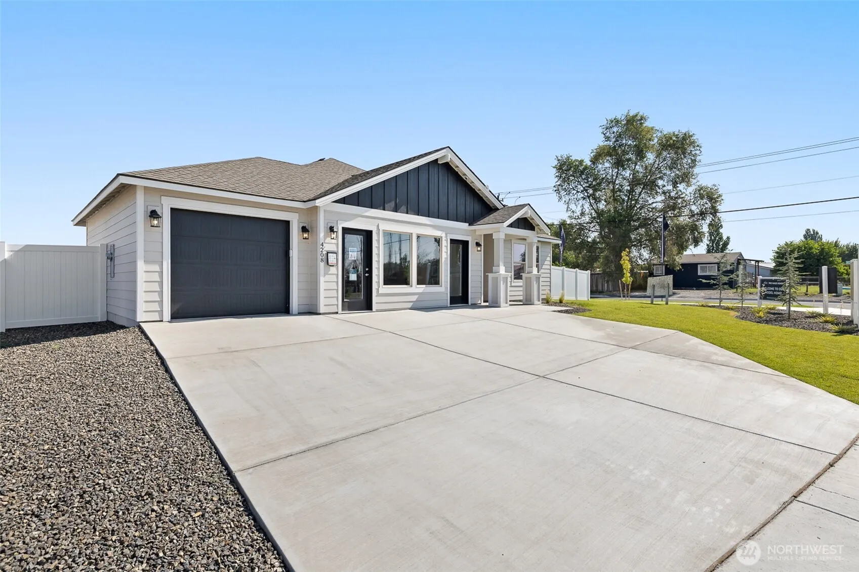 Property photo for 4208 W Sandy Ct, Moses Lake photo 2