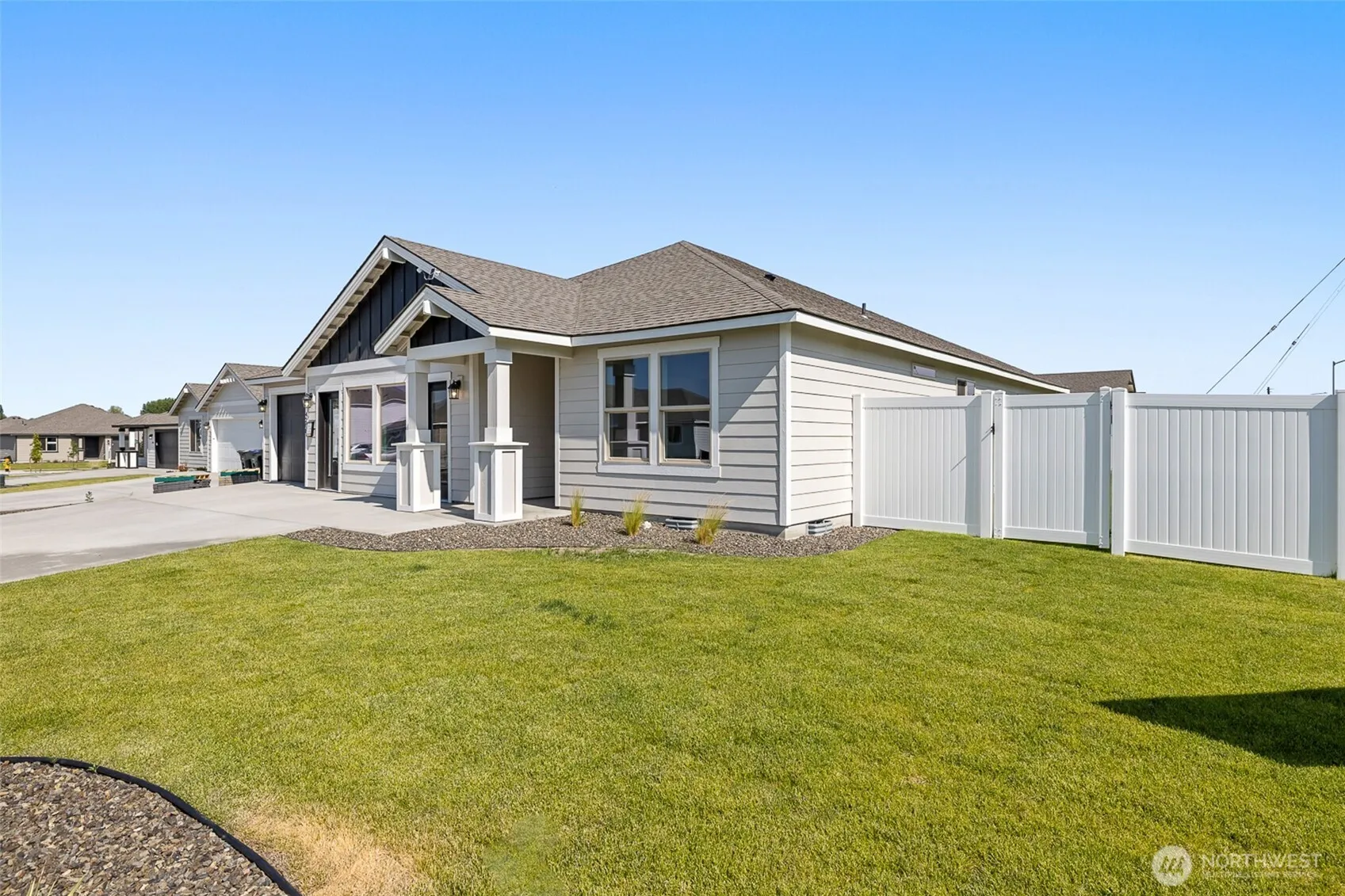 Property photo for 4208 W Sandy Ct, Moses Lake photo 3