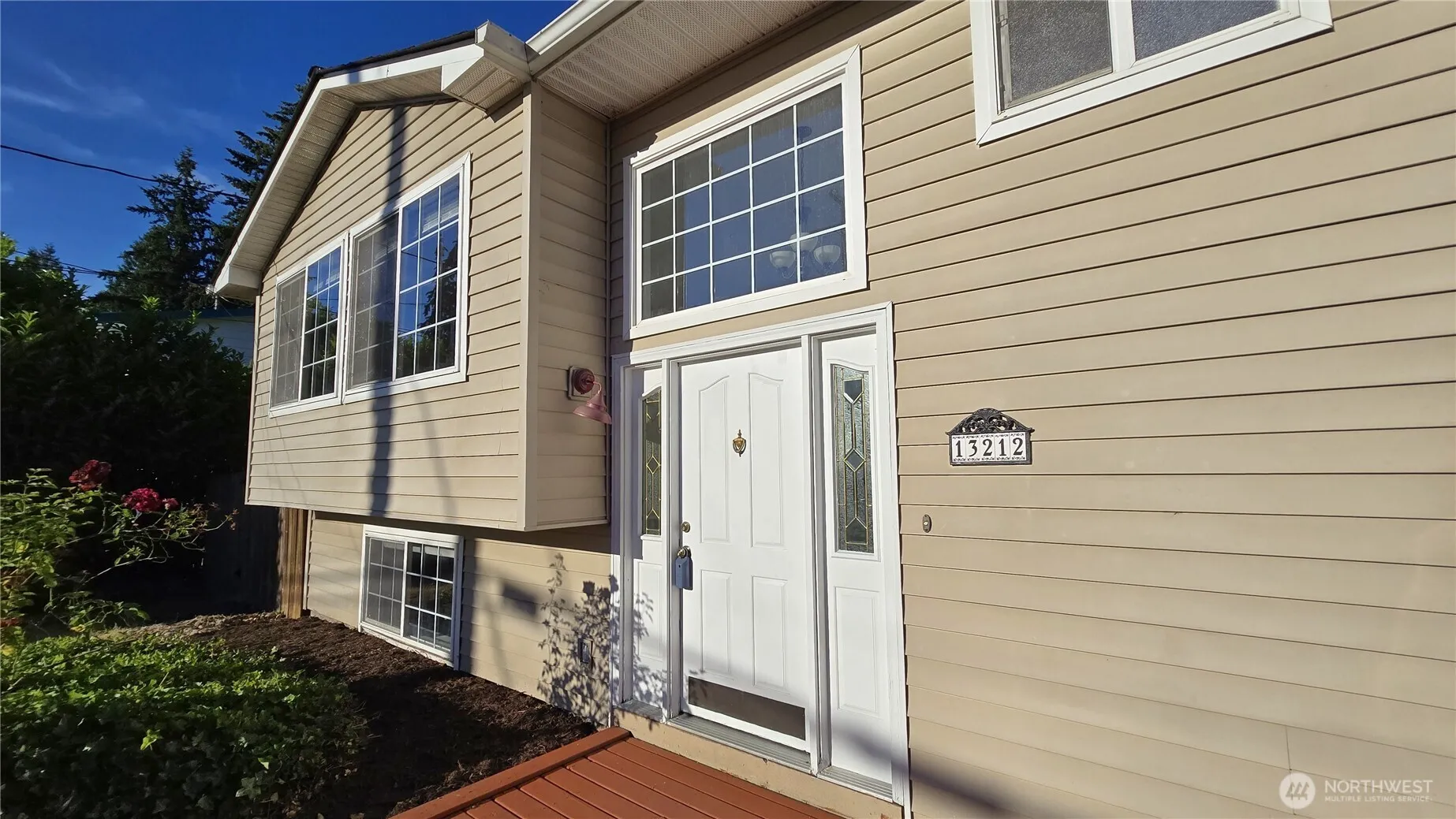 Property photo for 13212 108th Avenue Ne, Kirkland photo 2