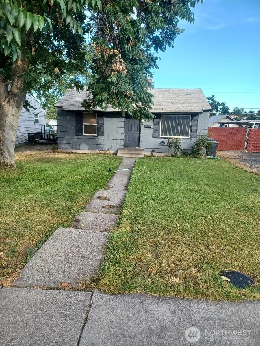 Property photo for 410 W Ridge Road, Moses Lake photo 2