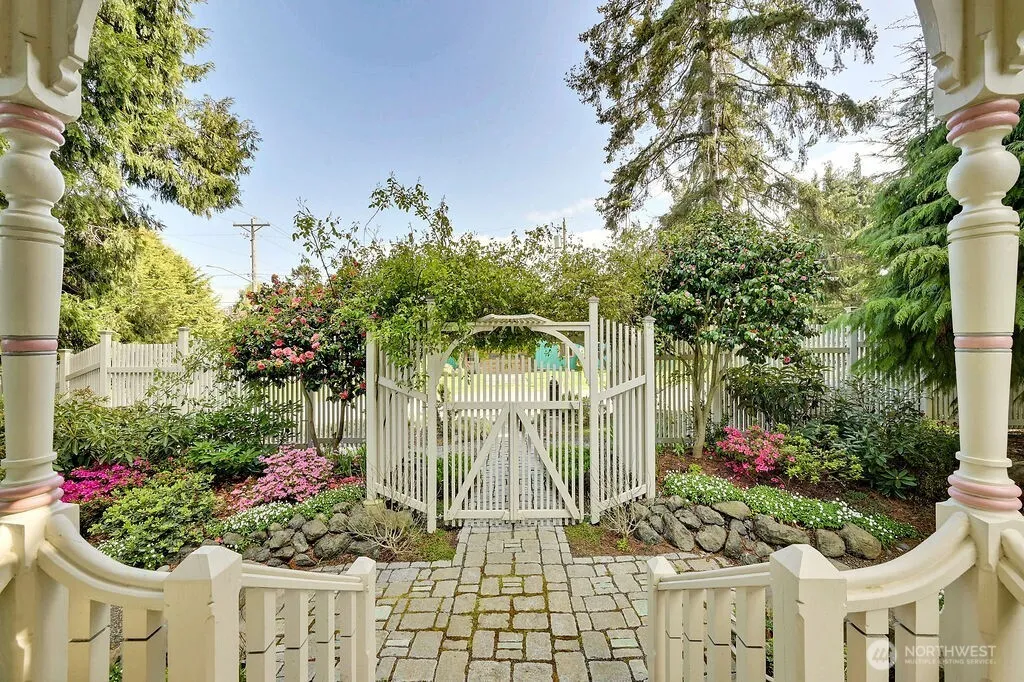 Property photo for 410 Lincoln Street, Port Townsend
