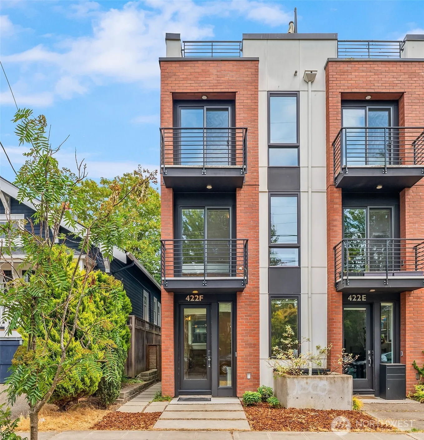 Property photo for 422 10th Avenue E #f, Seattle photo 3