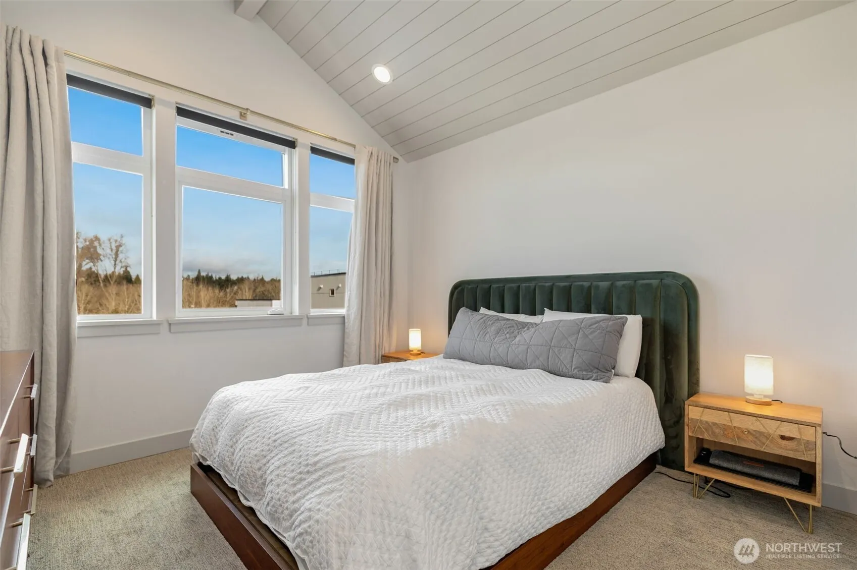 Property photo for 5030 Sand Point Place Ne #b, Seattle photo 5