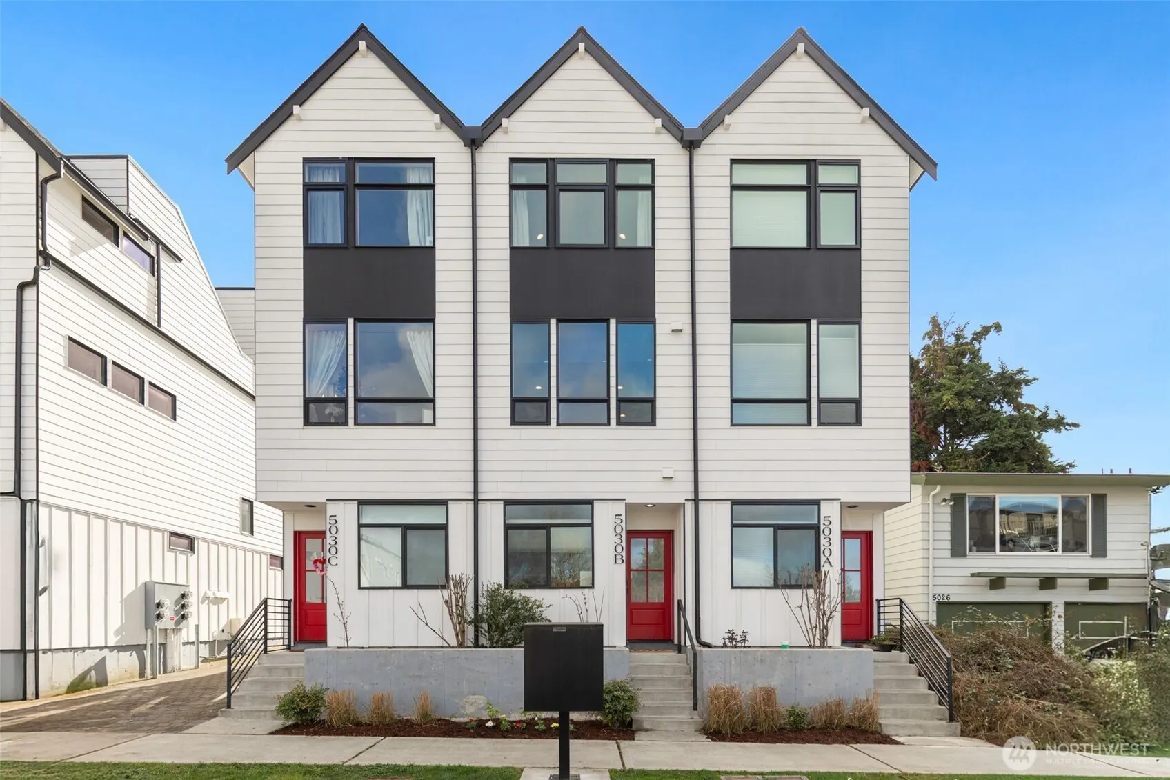 Property photo for 5030 Sand Point Place Ne #b, Seattle