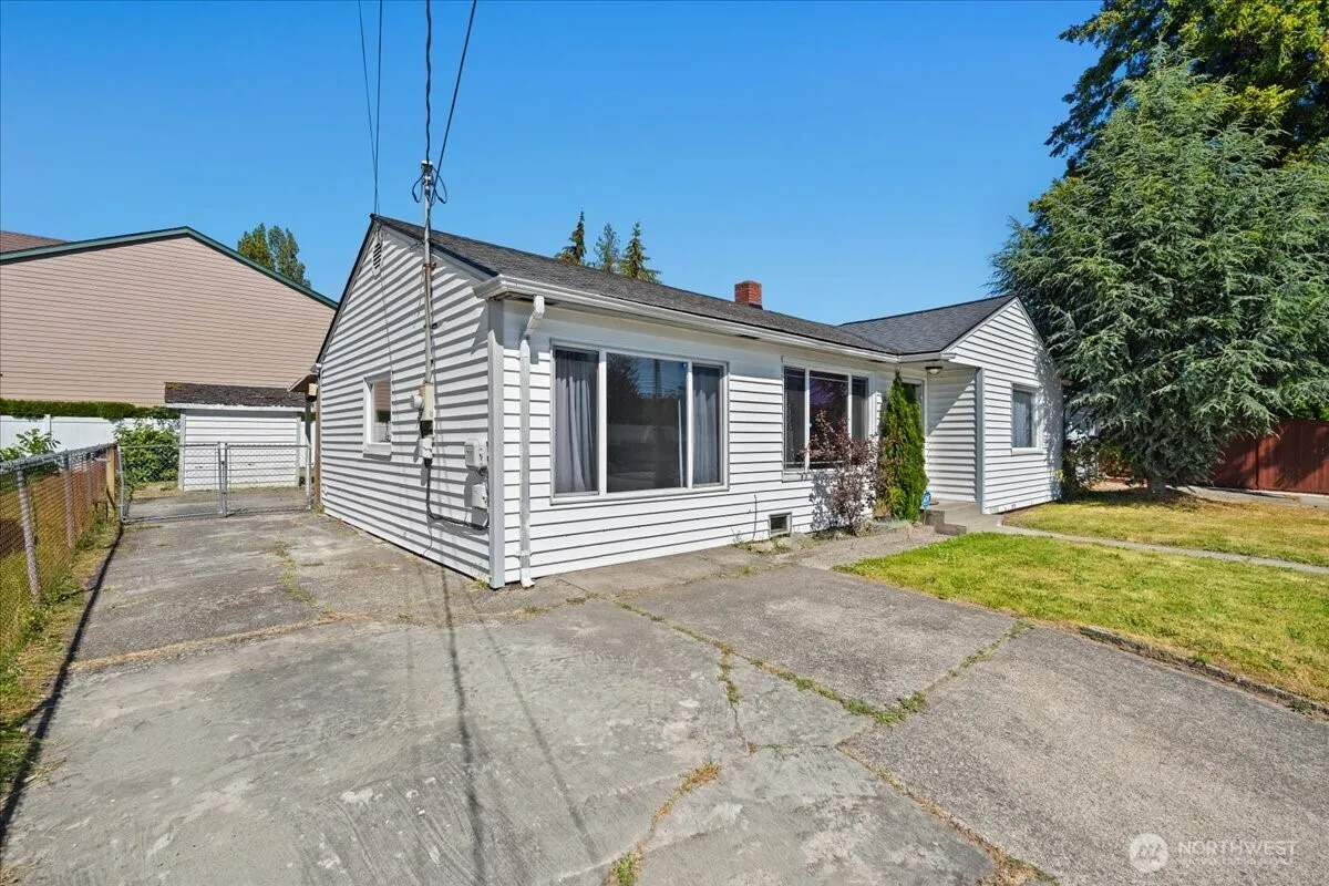 Property photo for 1816 S Sprague Avenue, Tacoma photo 3