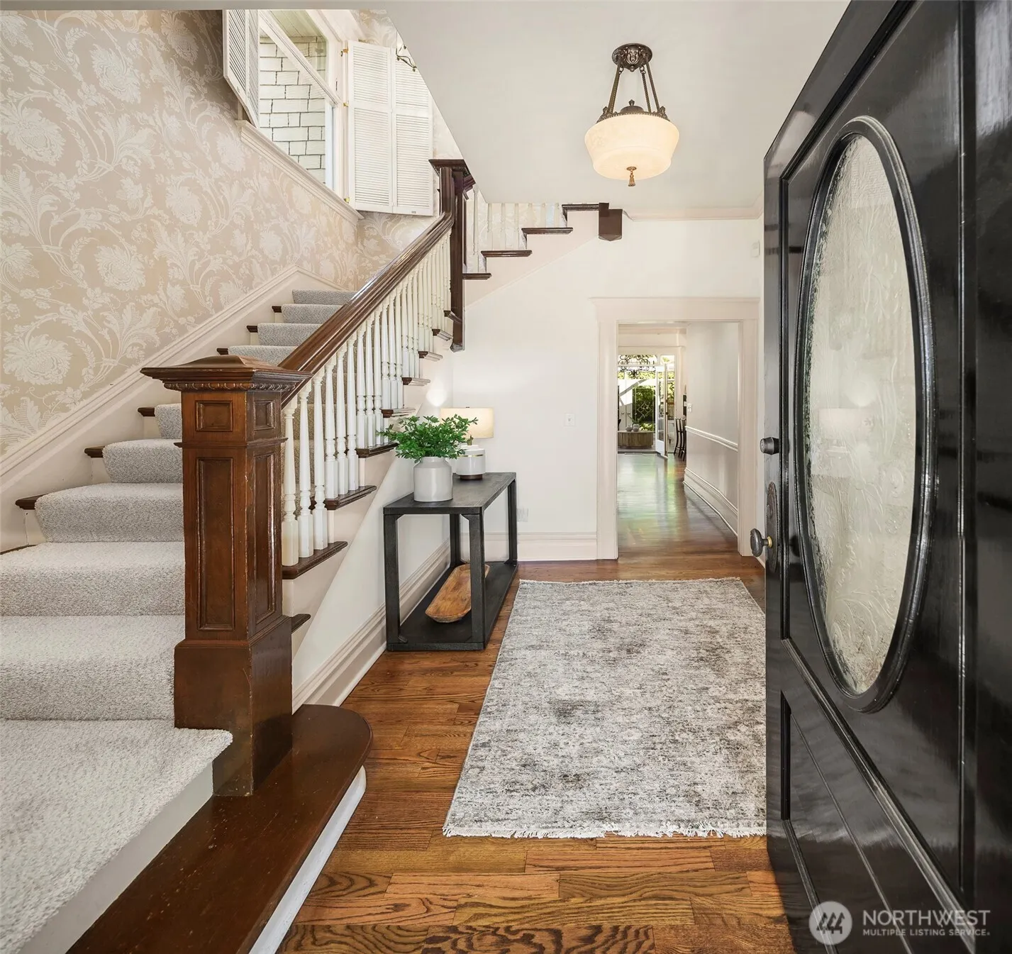 Property photo for 1906 10th Avenue E, Seattle photo 3