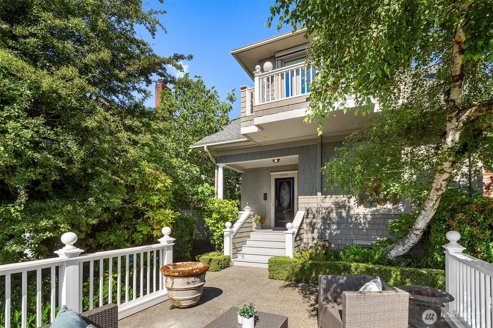 Property photo for 1906 10th Avenue E, Seattle